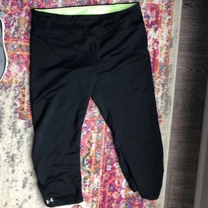 Under Armor cropped workout pants